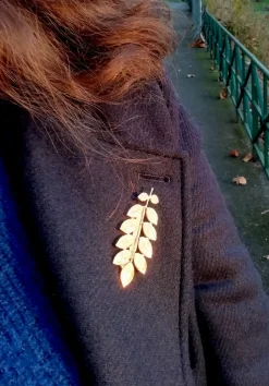 Broche Feuille d'Accacia Dorée